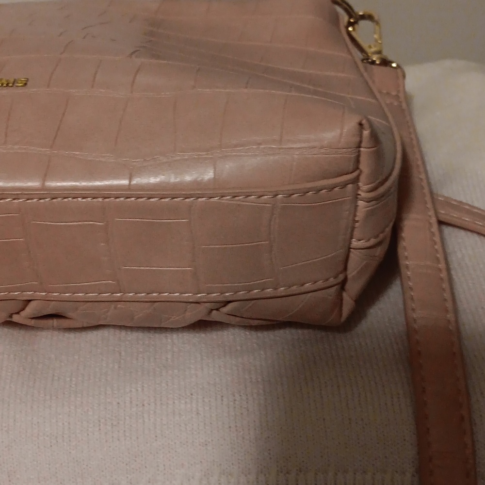 Like Dreams light pink crossbody. - Picture 7 of 14